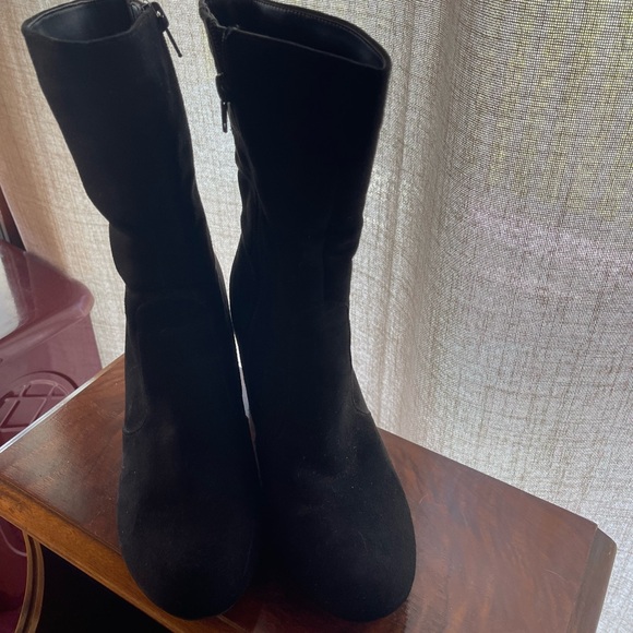 Mid calf boot - Picture 2 of 4